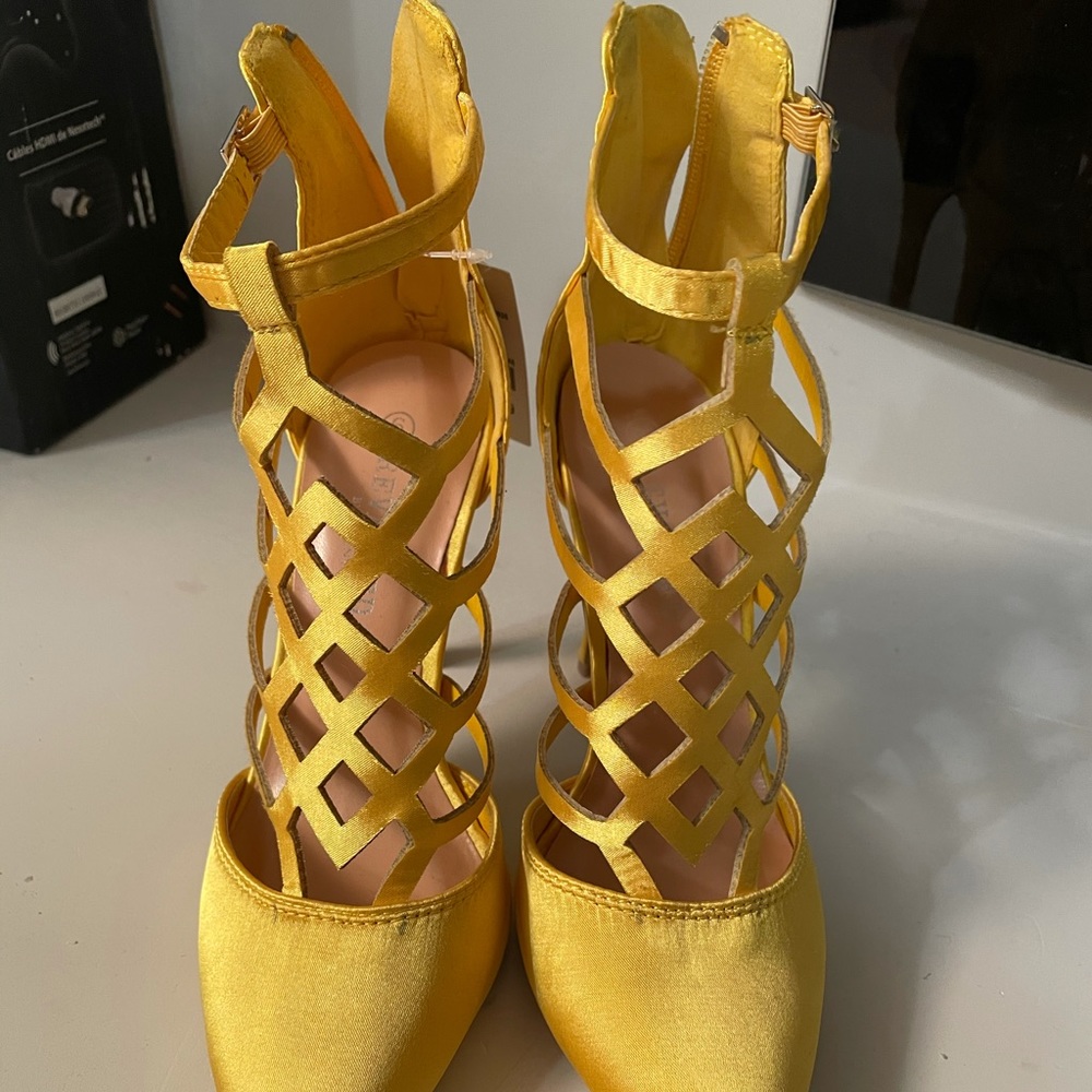Yellow Heels - Picture 2 of 5